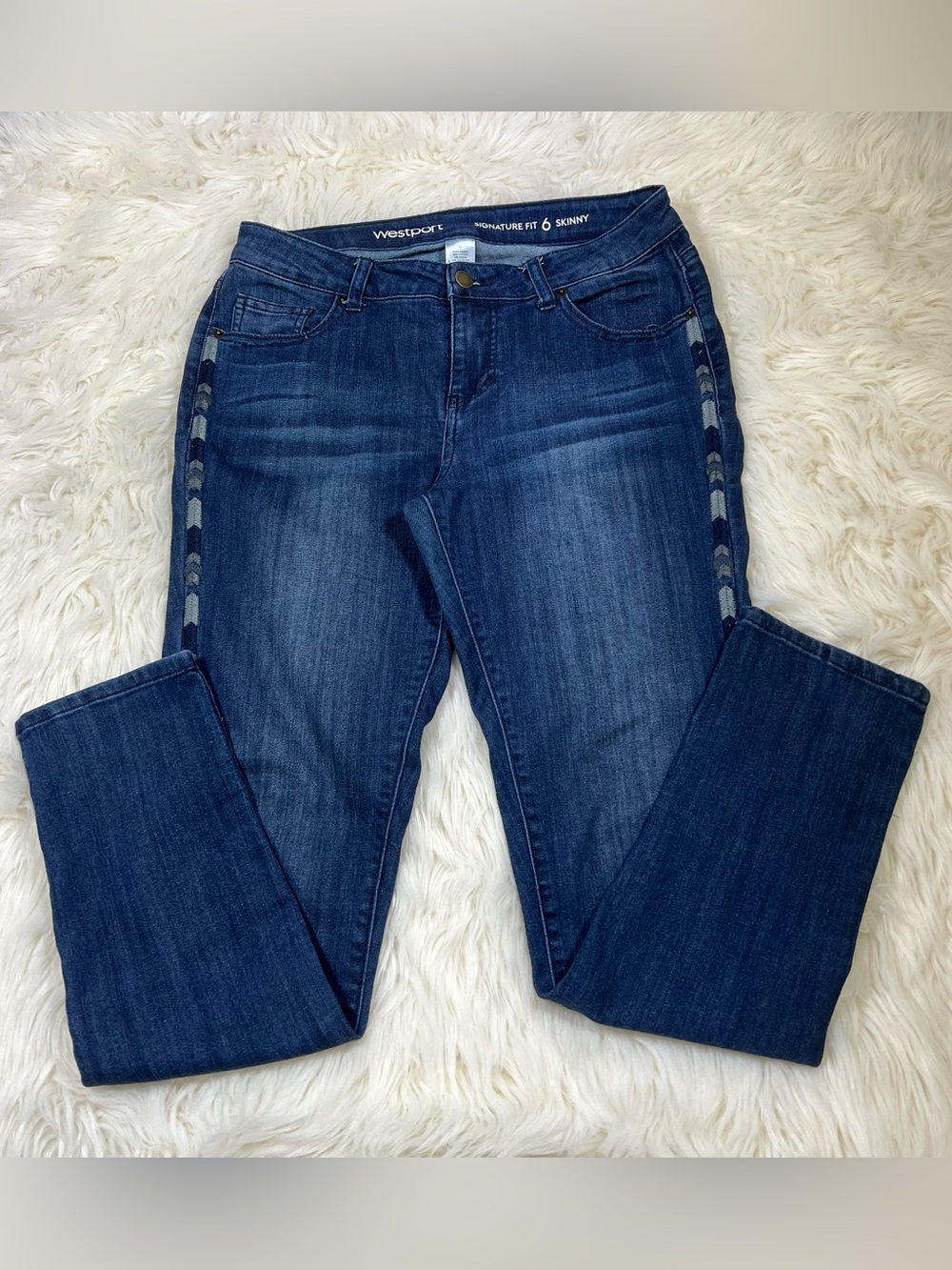 Westport Signature Fit Skinny Jeans Women’s Size 6 Embroidered Side Stripe